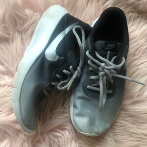 Nike boys sneakers shoes gray